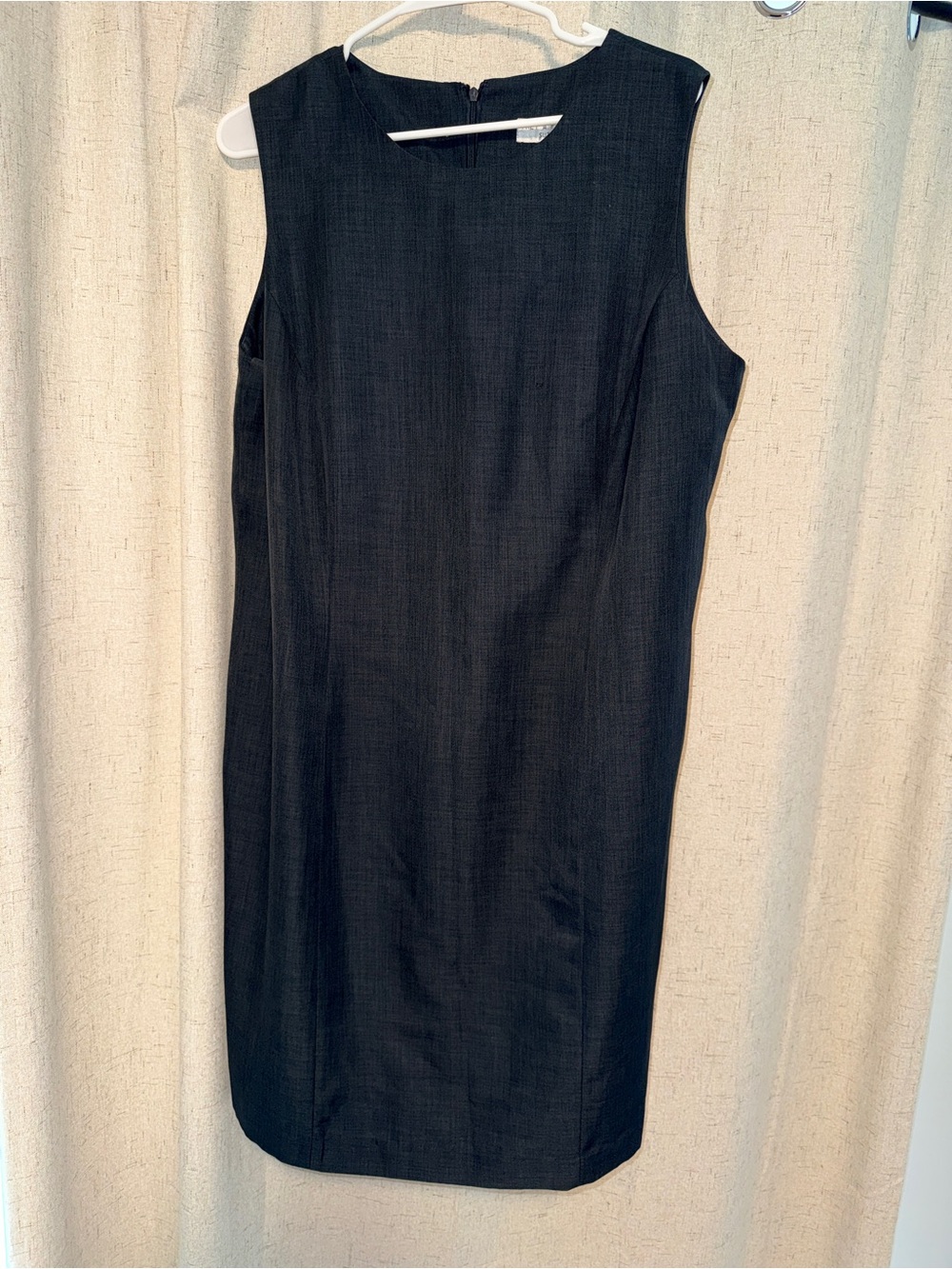 Classic Sleeveless Black Sheath Dress